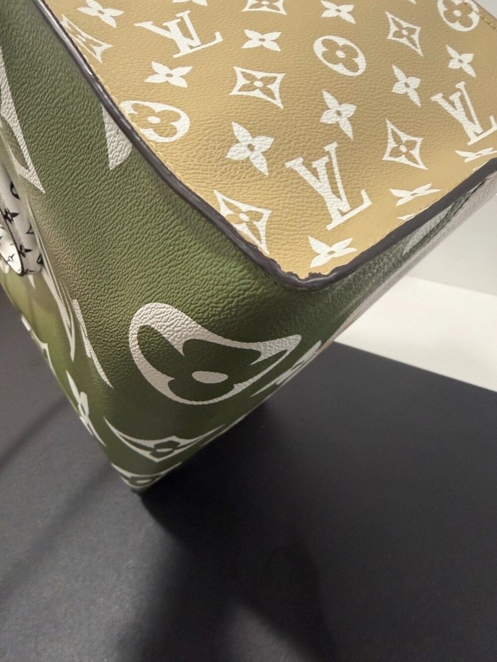 Louis Vuitton On The Go GM Khaki/Beige/White (JB1500) - Picture 9 of 16
